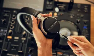 Słuchawki DJ-skie: jak wybrać idealne? Poradnik eksperta!
