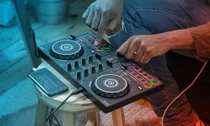 Set DJ-ski: Co to jest? Od playlisty do własnego miksu poradnik